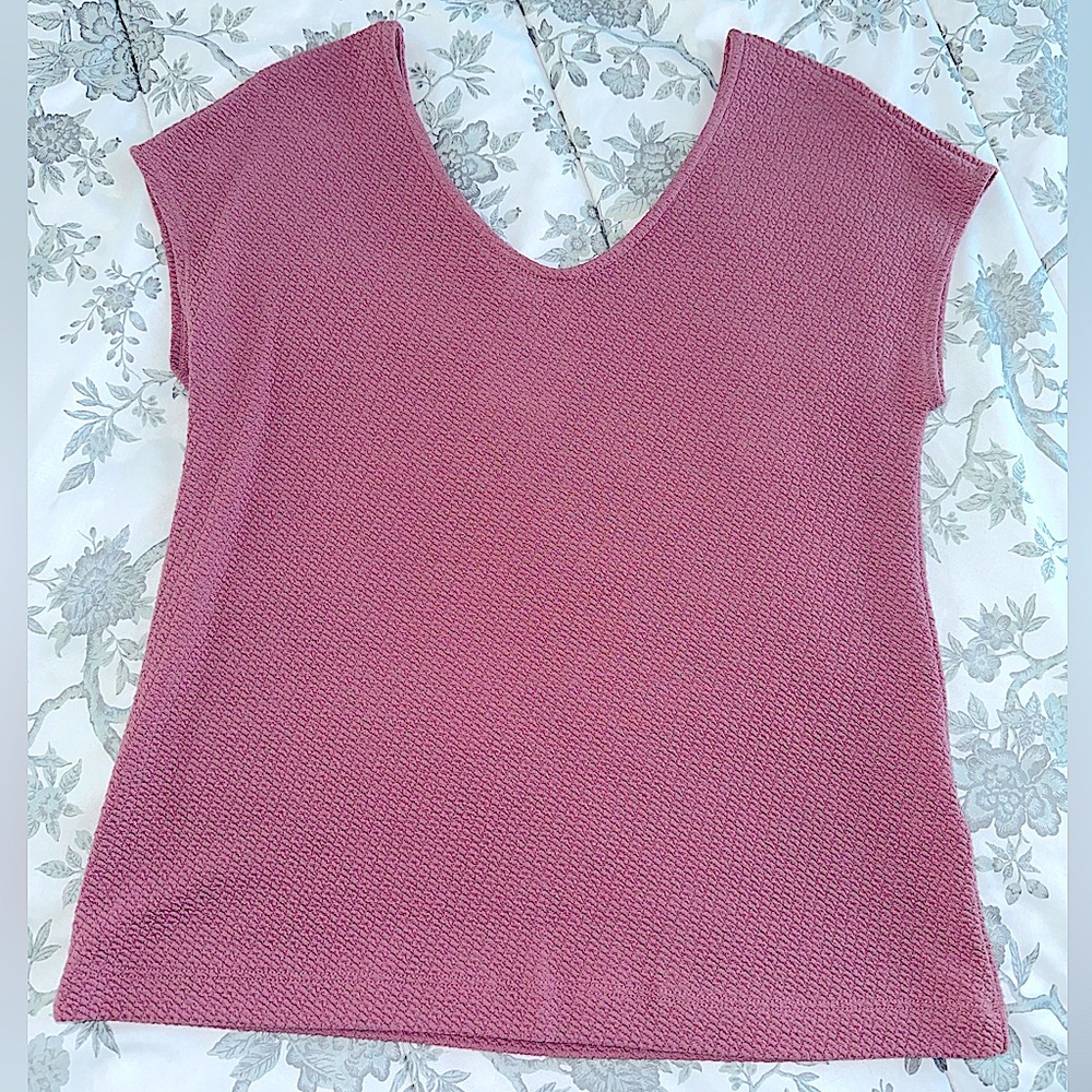 Women’s Beautiful ‘Green Envelope’ Brand Short Sleeve Top